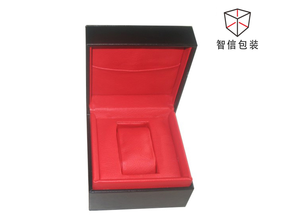 A single watch box